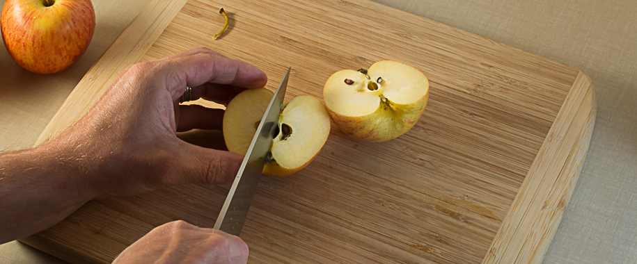 cutting apple in half